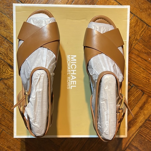 Michael Michael Kors brand new platforms/Sandals - Picture 2 of 8